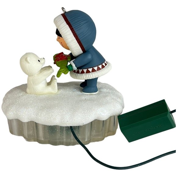 Hallmark Ornament Frosty Friend A Fish For Christmas Magic Cord Light Sound 2015 - Picture 6 of 11
